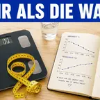 Maßband, BIA-Waage und Notizbuch als Werkzeuge zur Messung von Abnehmerfolgen