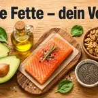 Gesunde Fette beim Abnehmen mit GLP-1 – Avocado, Lachs und Olivenöl auf hellem Hintergrund